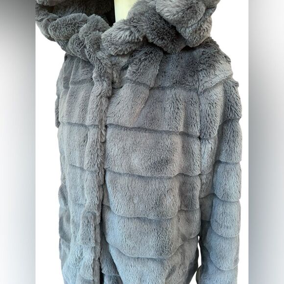 Apparis Goldie 3 Short Faux Vegan Fur Oversized Hood Jacket Carbon Gray S - Picture 3 of 8
